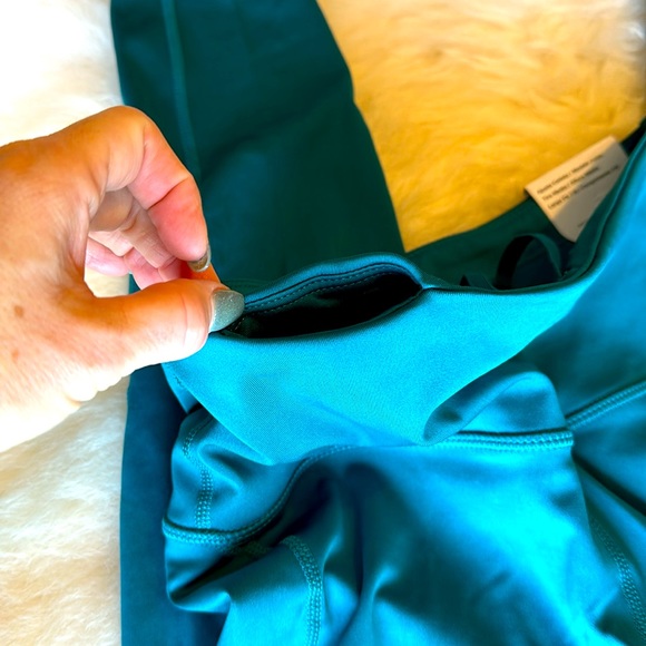 Nike Fast Leggings 
Women's Mid-Rise 7/8 Running Leggings with Pockets Sz XS - Picture 5 of 10